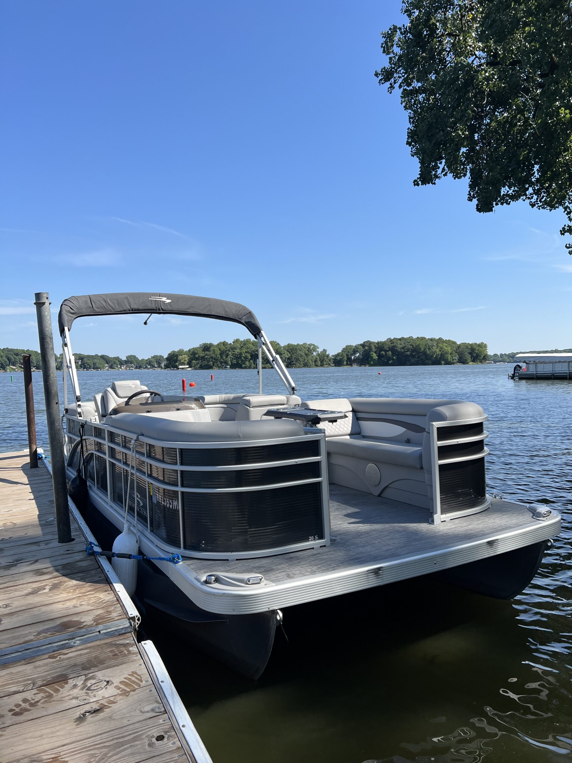 2023 Bennington 20 SSR Luxury Pontoon – 4 Hours Rental - Image 3