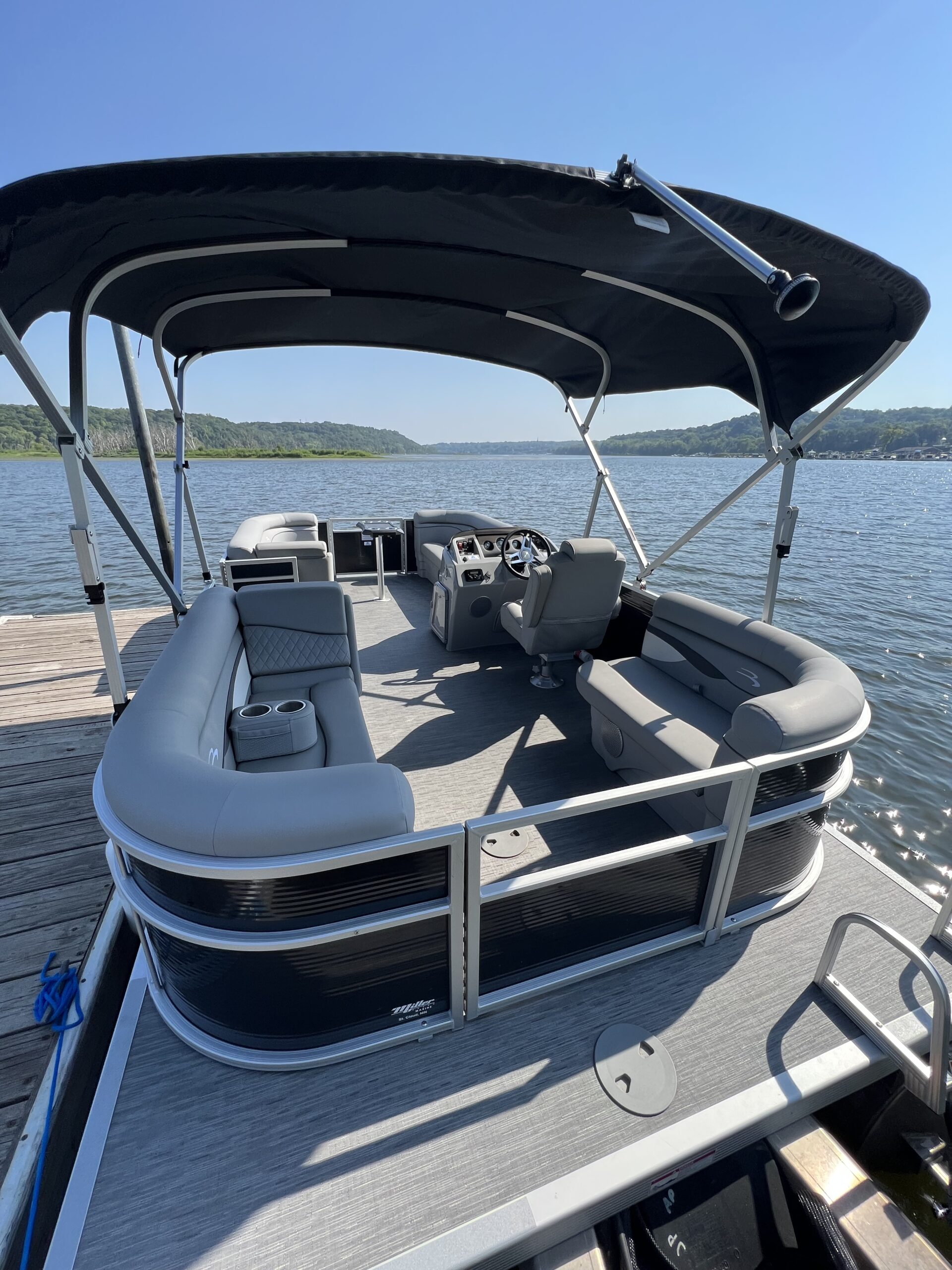 2023 Bennington 20 SSR Luxury Pontoon – 4 Hours Rental - Image 4